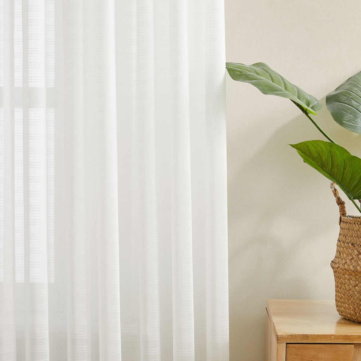 Tom Durable Scratch Resistant Sheer Curtains